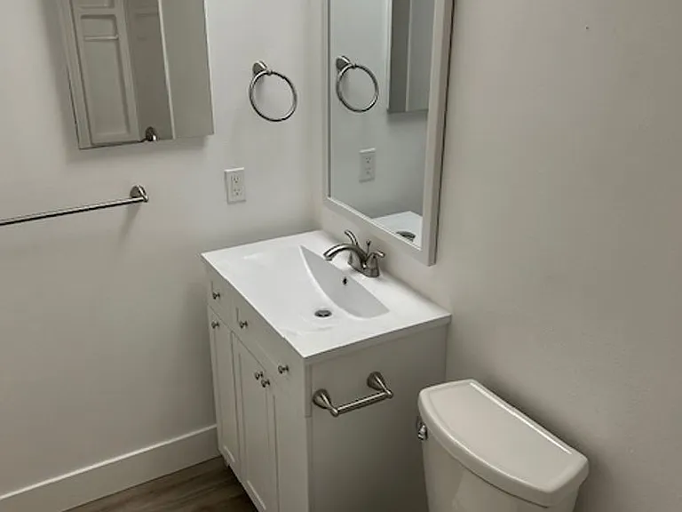 2805 NE 125th St #303 — Photo 23