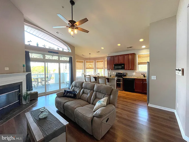 634 Oyster Bay Pl — Photo 6