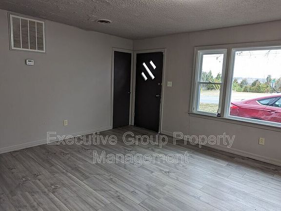 3rd image of 1909-1 W Vine St