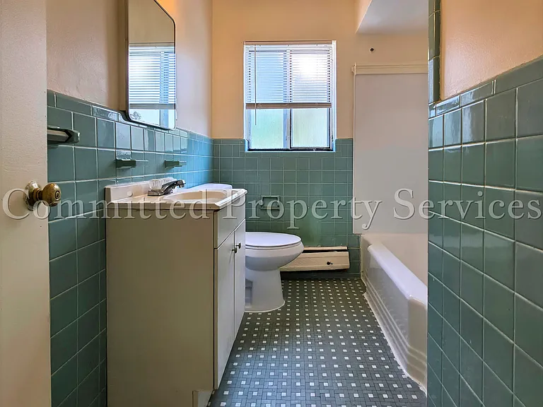 16611 Greenfield Rd #10 — Photo 8