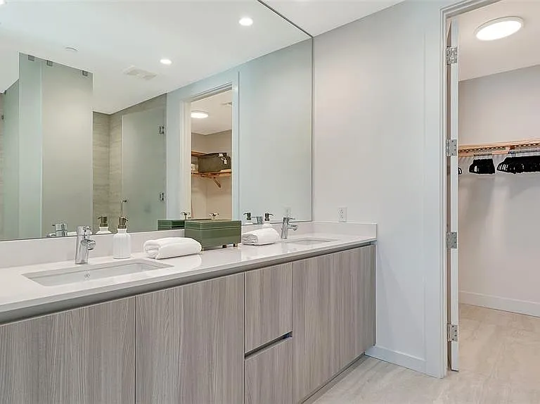301 Quay Commons Dr #704 — Photo 33