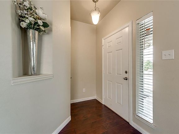 5th image of 520 Creekside Dr