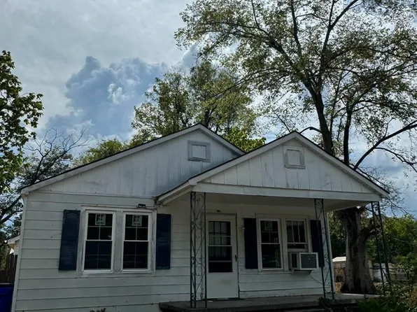 608 Marion Ave, Florence, AL 35630