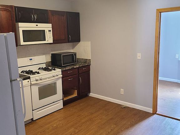 4th image of 424 Atwood St #1