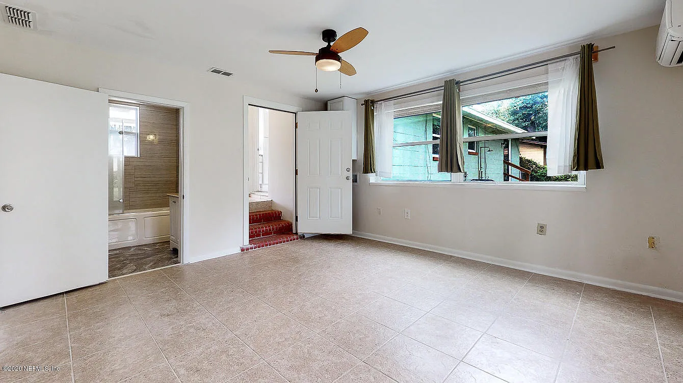 3 bed, 3.0 bath, 1700 sqft, $2,000 — Photo 2
