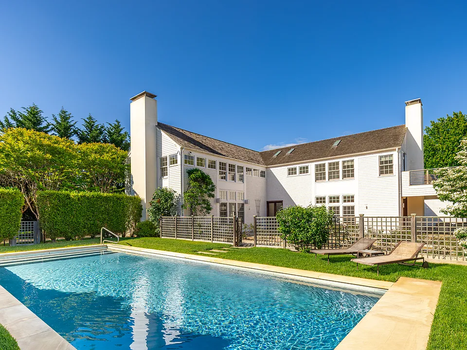 53 Bay Ave
