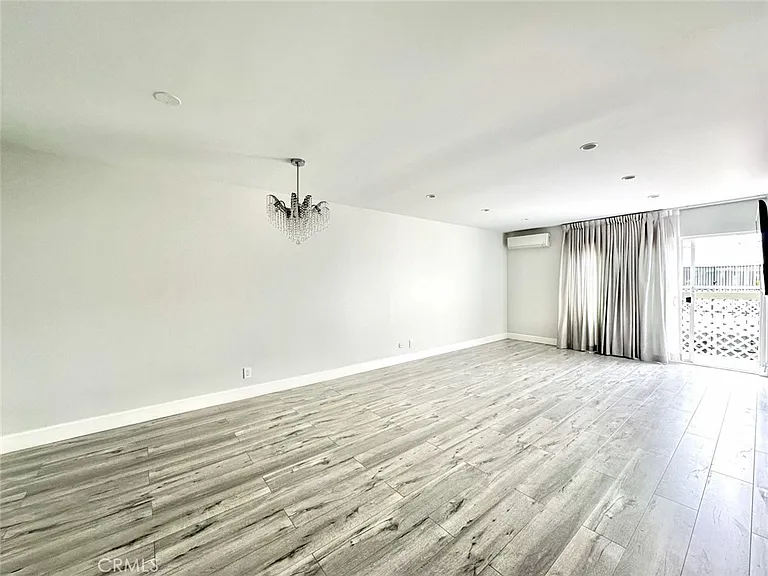 409 Burchett St #318 — Photo 4