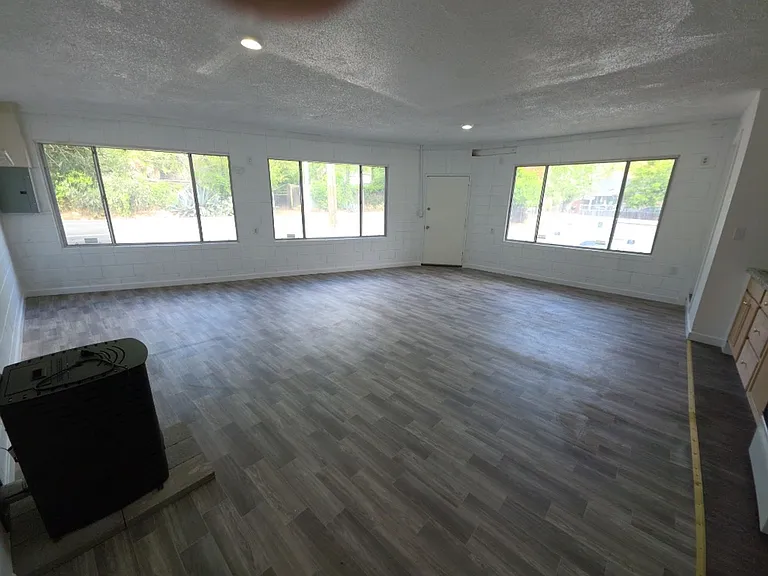 13451 Lakeshore Dr — Photo 5