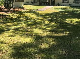 215 Sweetwater Ln, Freeport, FL 32439