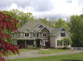 71 Clinton St, Hopkinton, MA 01748