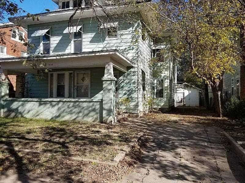 1st image of 608 S A St