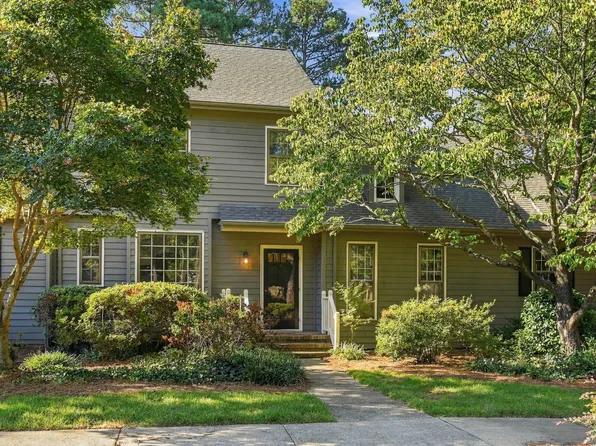 902 Albany Ct, Raleigh, NC 27615