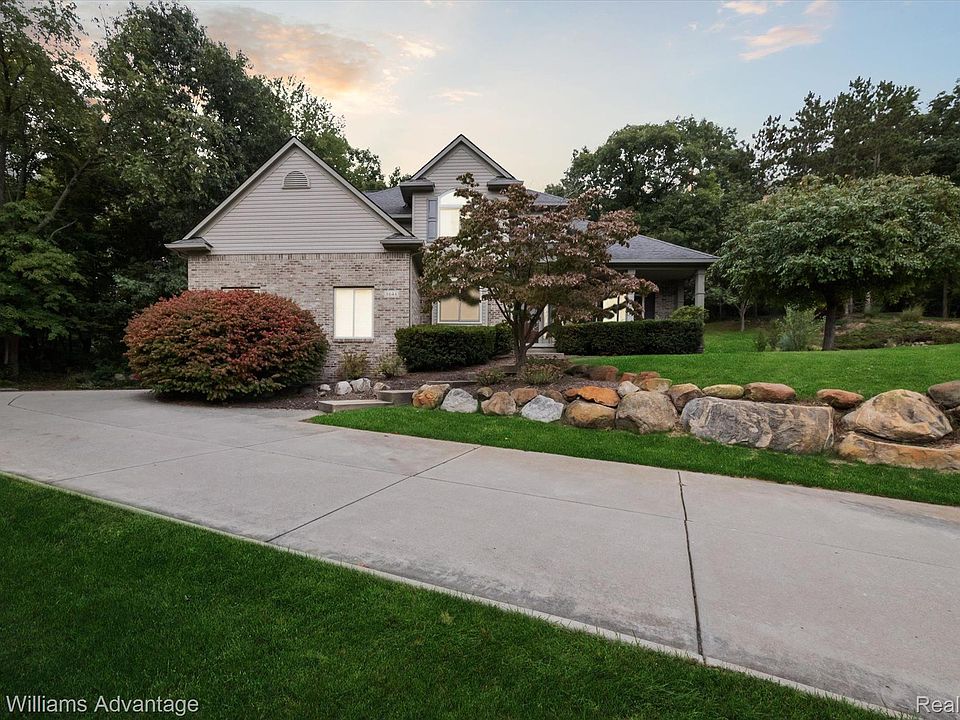 1st image of 8644 Newport Dr