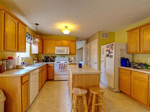 4th image of 6531 Frankenberger Dr