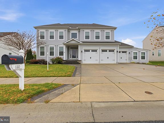 2nd image of 810 Ashby Dr