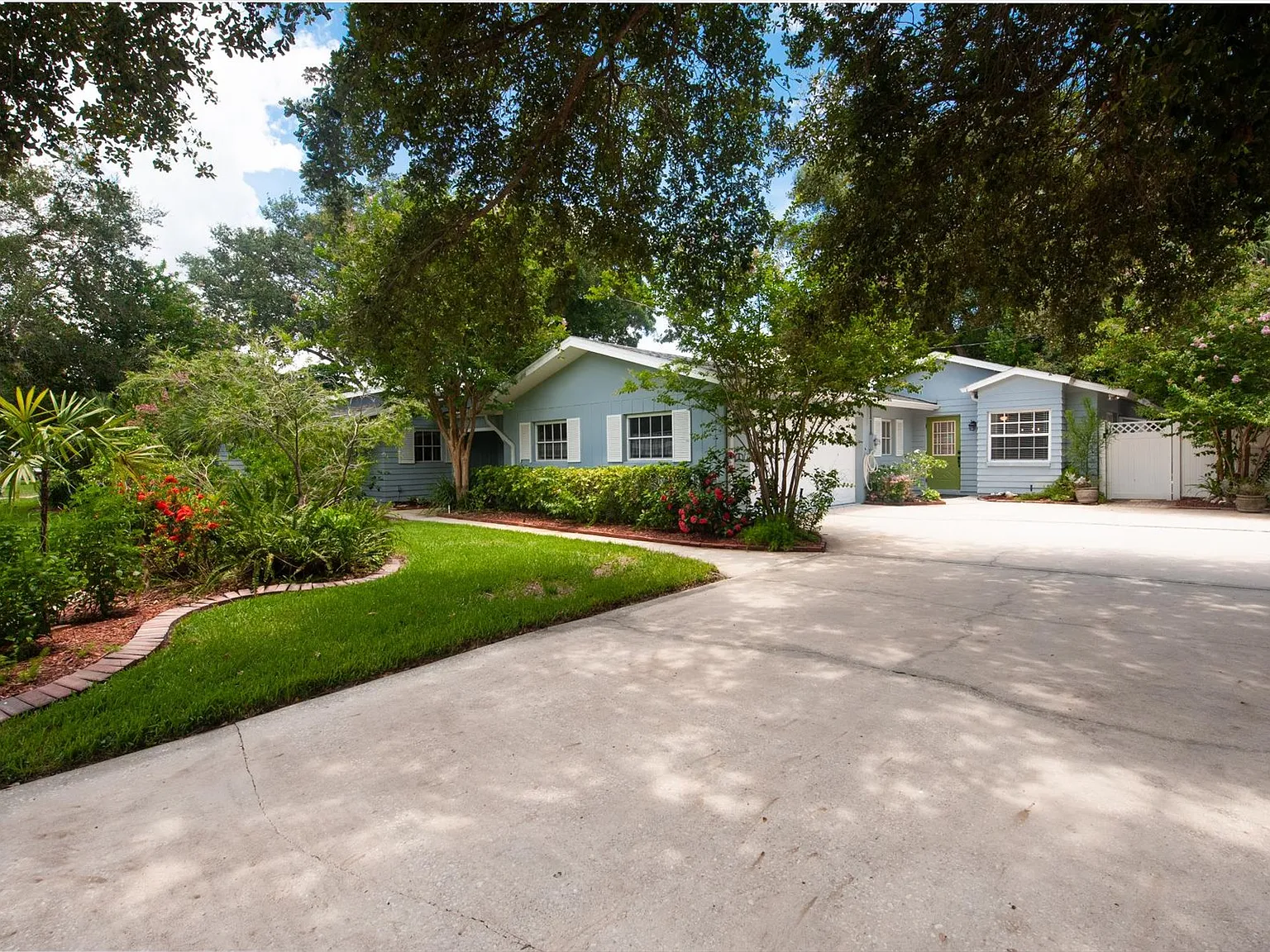 4 bed, 2768 sqft, $4,500 — Photo 3