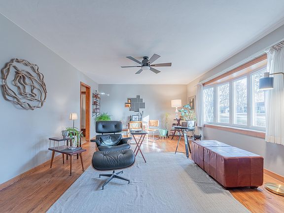 3rd image of 1612 S Clifton Ave