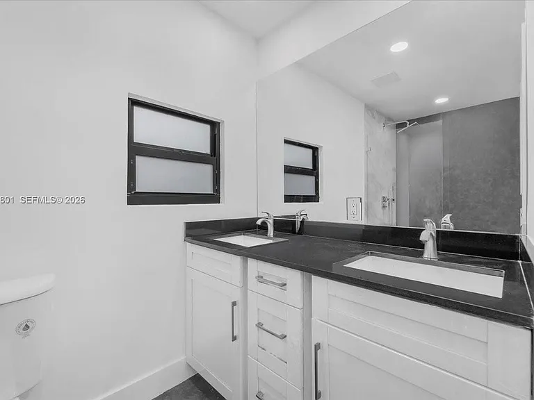 5220 SW 6th St — Photo 39