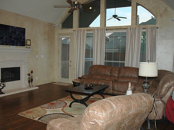 3rd image of 417 Water Bridge Dr