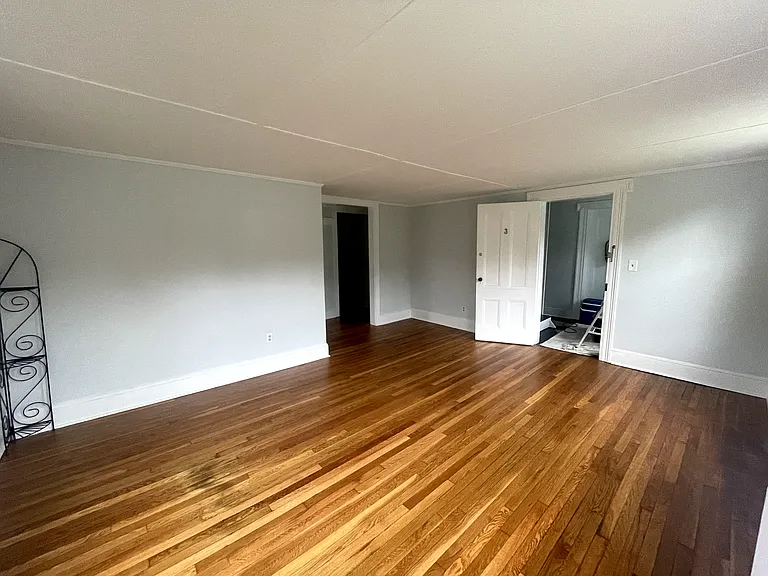 4 Main St #3 — Photo 2