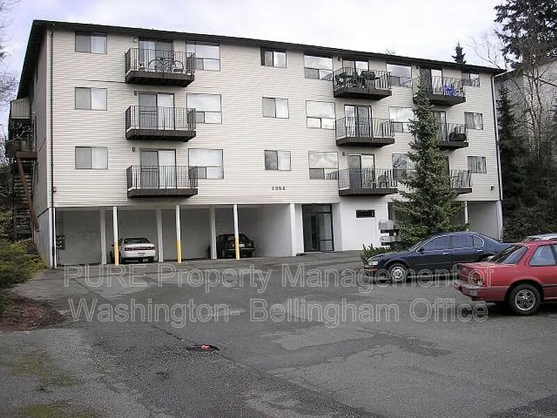 Building Photo - 1252 Nevada St #103