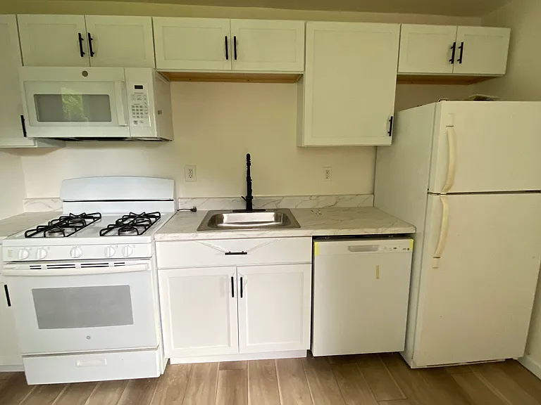 8079 Stearns Rd #1 — Photo 5
