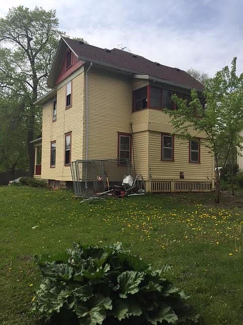 2nd image of 212 Rock St