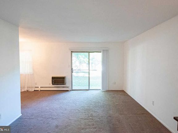 5th image of 907 Garnet Dr