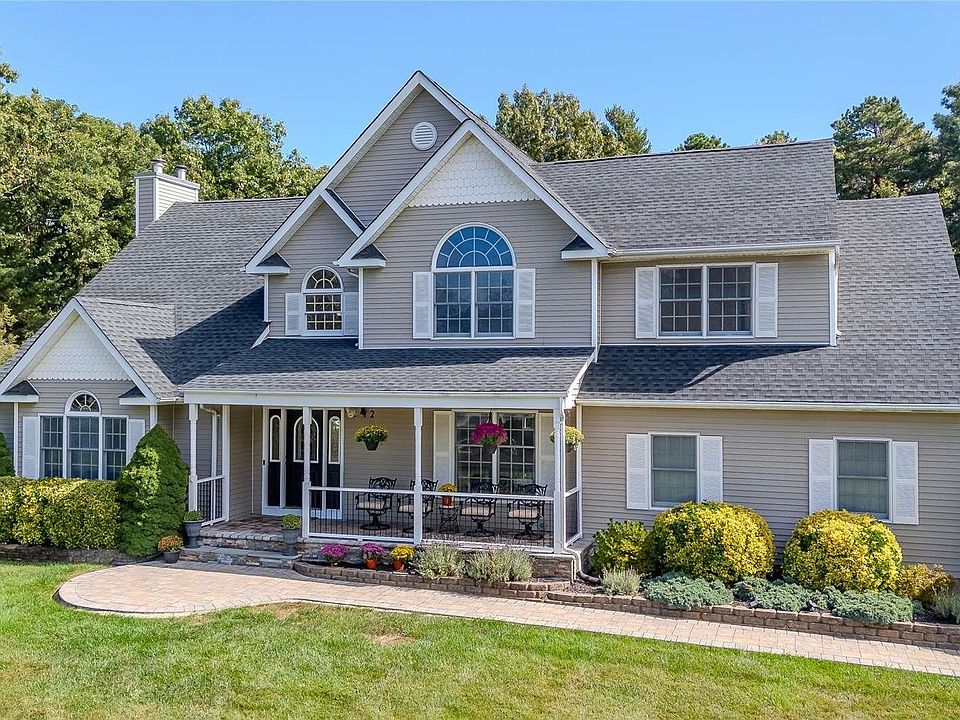 11 Ashley Ct, Port Jefferson Station, NY 11776 | Zillow