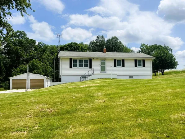 92 Packard Rd, New Florence, MO 63363