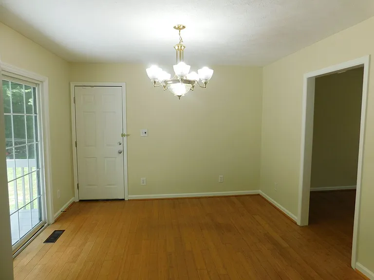 102 Meadowbrook — Photo 9