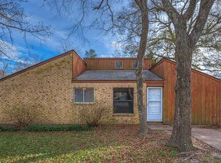 222 W Willwood Dr, Willis, TX 77378