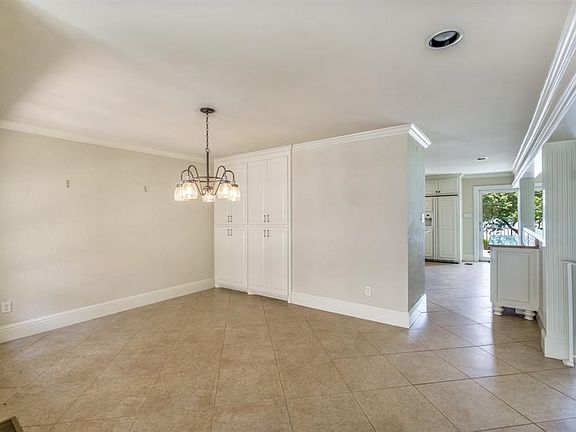 4th image of 3618 Lakeside Dr