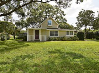 5701 13th St, Zephyrhills, FL 33542