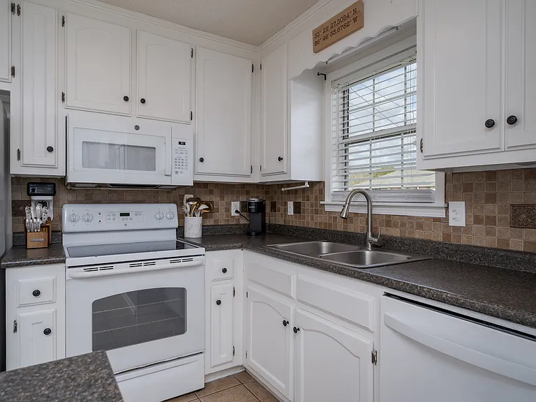 4153 Cypress St — Photo 14