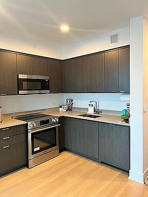 5th image of 416 Cumberland St #2
