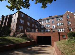 745 Westwood Dr #2W, Saint Louis, MO 63105