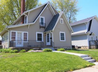 402 E Mitchell St, Marshall, MO 65340