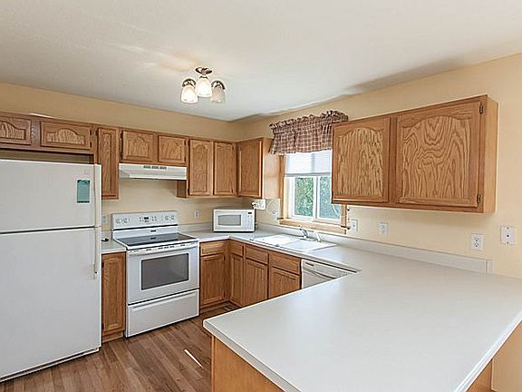 2nd image of 2113 NW Parkridge Dr