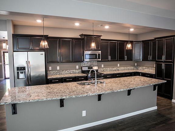 4th image of 4085 Cameron Ln NE