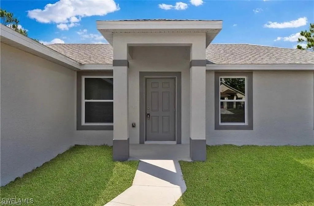 4 bed, 2.0 bath, 1577 sqft, $2,200 — Photo 1