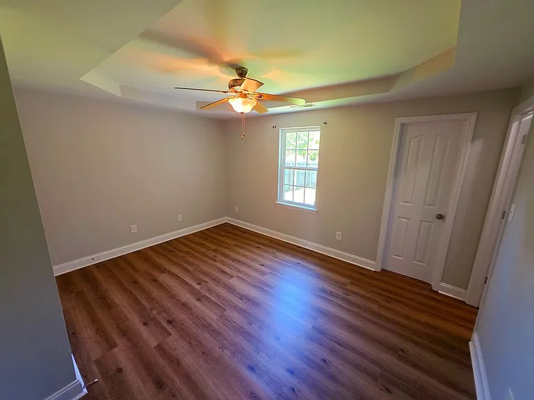 214 Michel Ct — Photo 12