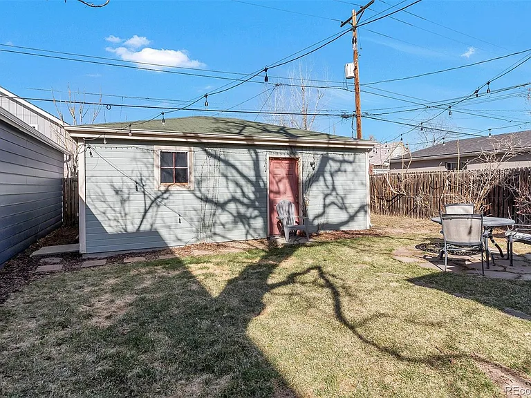 637 S Sherman St — Photo 11