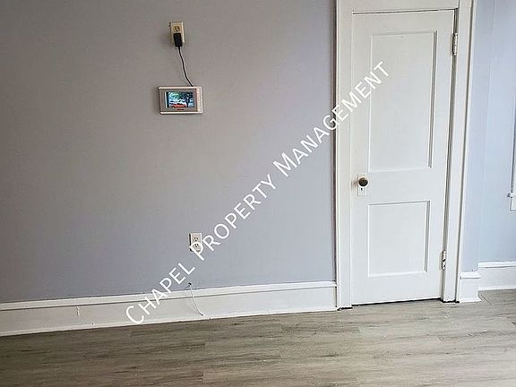 3rd image of 6134 W Oxford St Floor 2