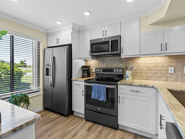 6104 Palma Del Mar Blvd S #102A — Photo 6