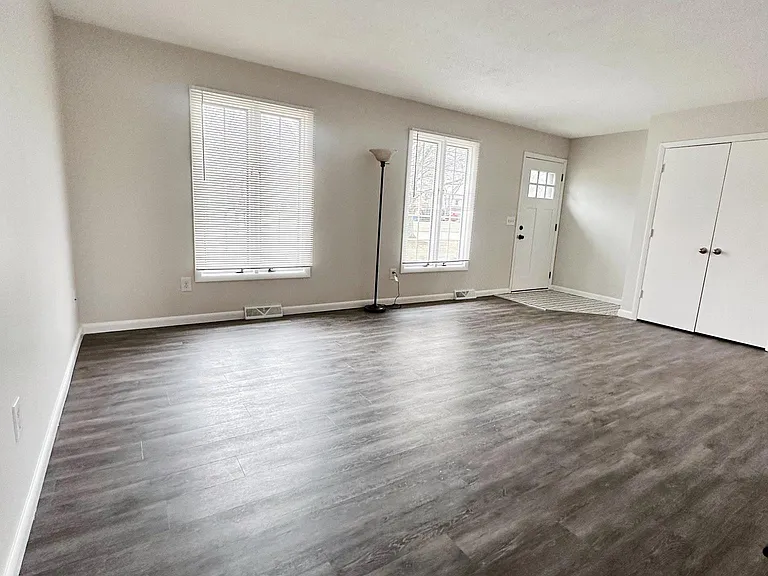 5729 Cresthaven Ln — Photo 12