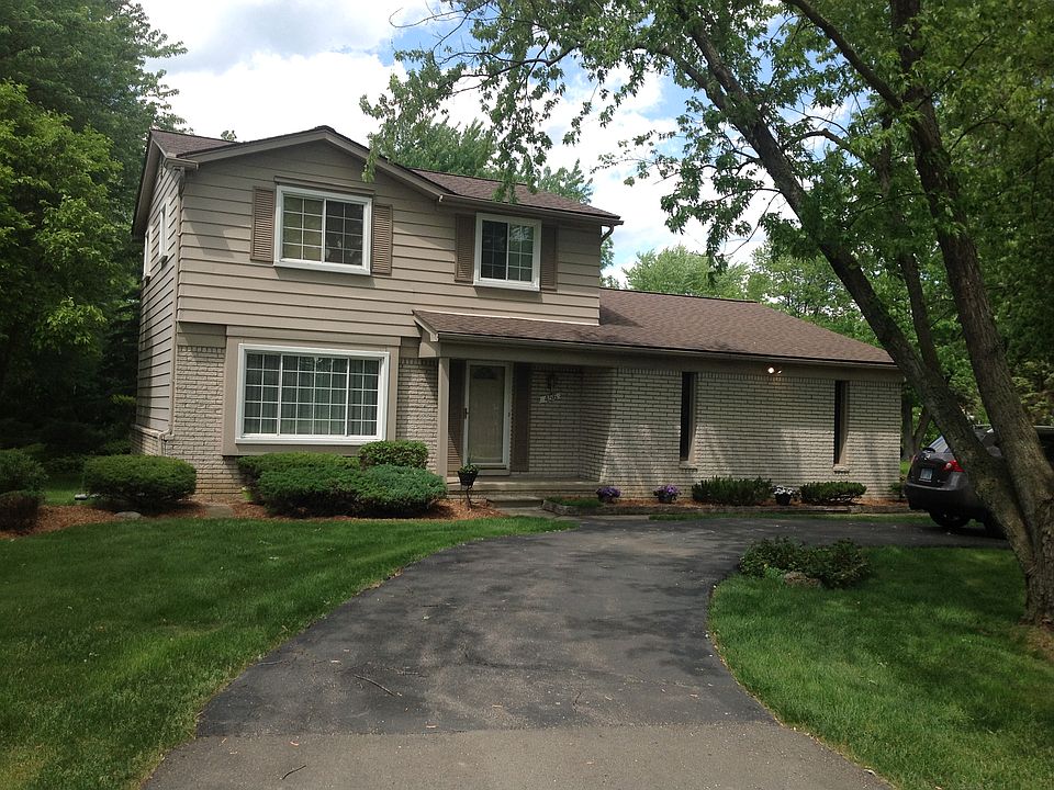 3 bedroom , colonial 