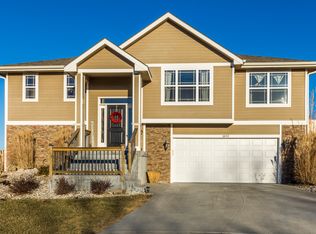 3800 Moosewood Cir, Manhattan, KS 66503