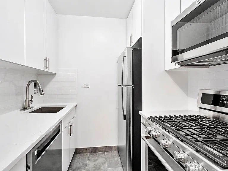 77 E 12th St #6G — Photo 3