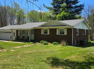 1158 Leivasy Rd, Nettie, WV 26681